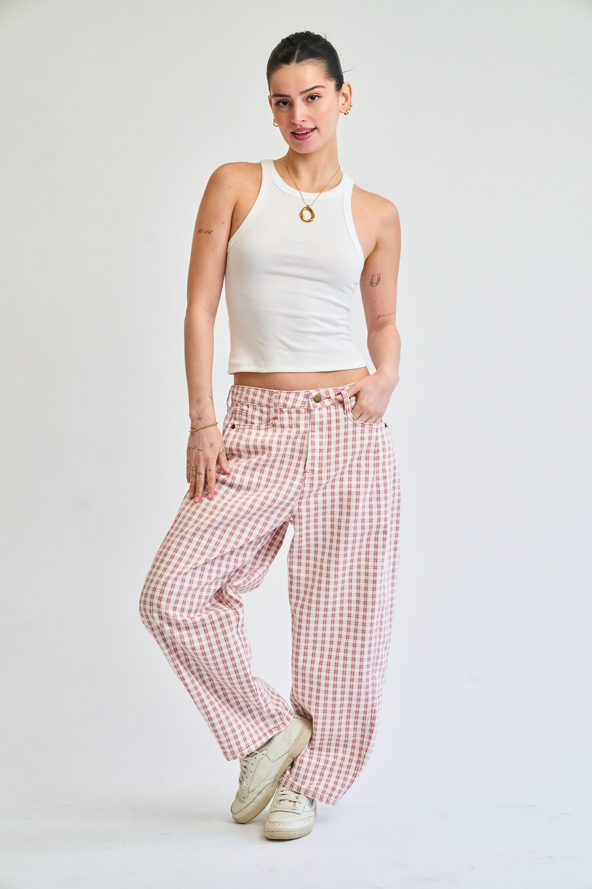Alessia Barrel Jeans in Light Red