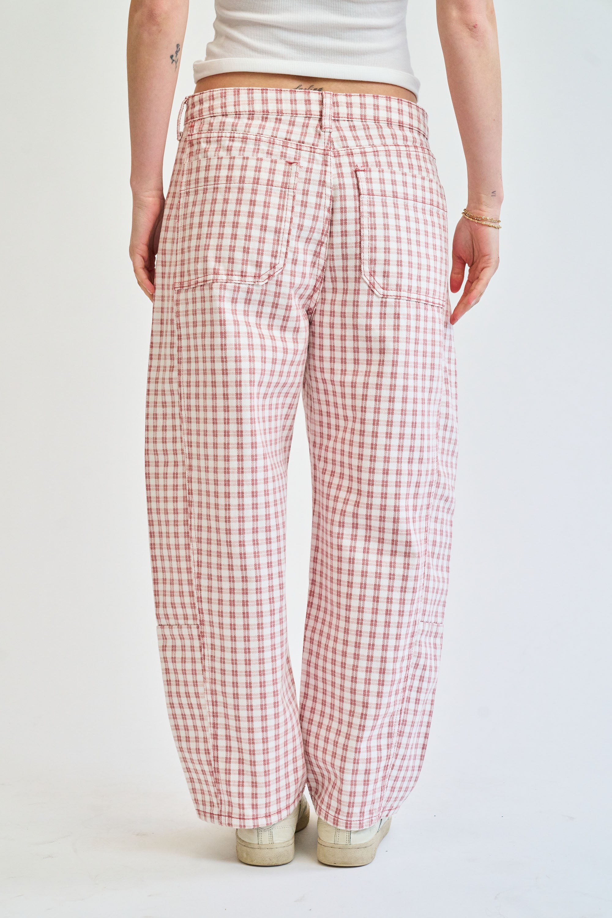 Alessia Barrel Jeans in Light Red