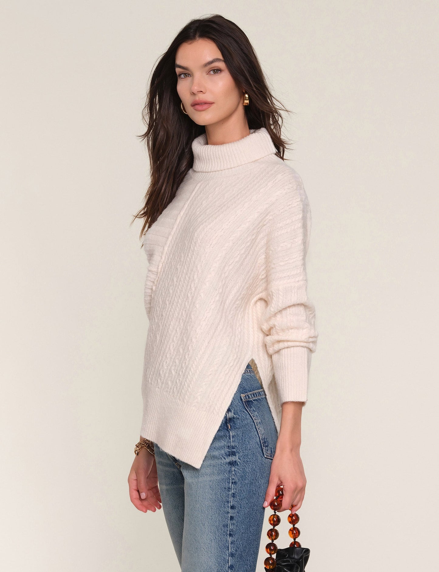 seira sweater