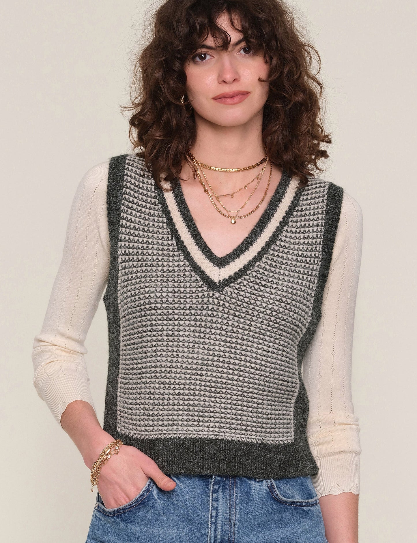 phoebe vest