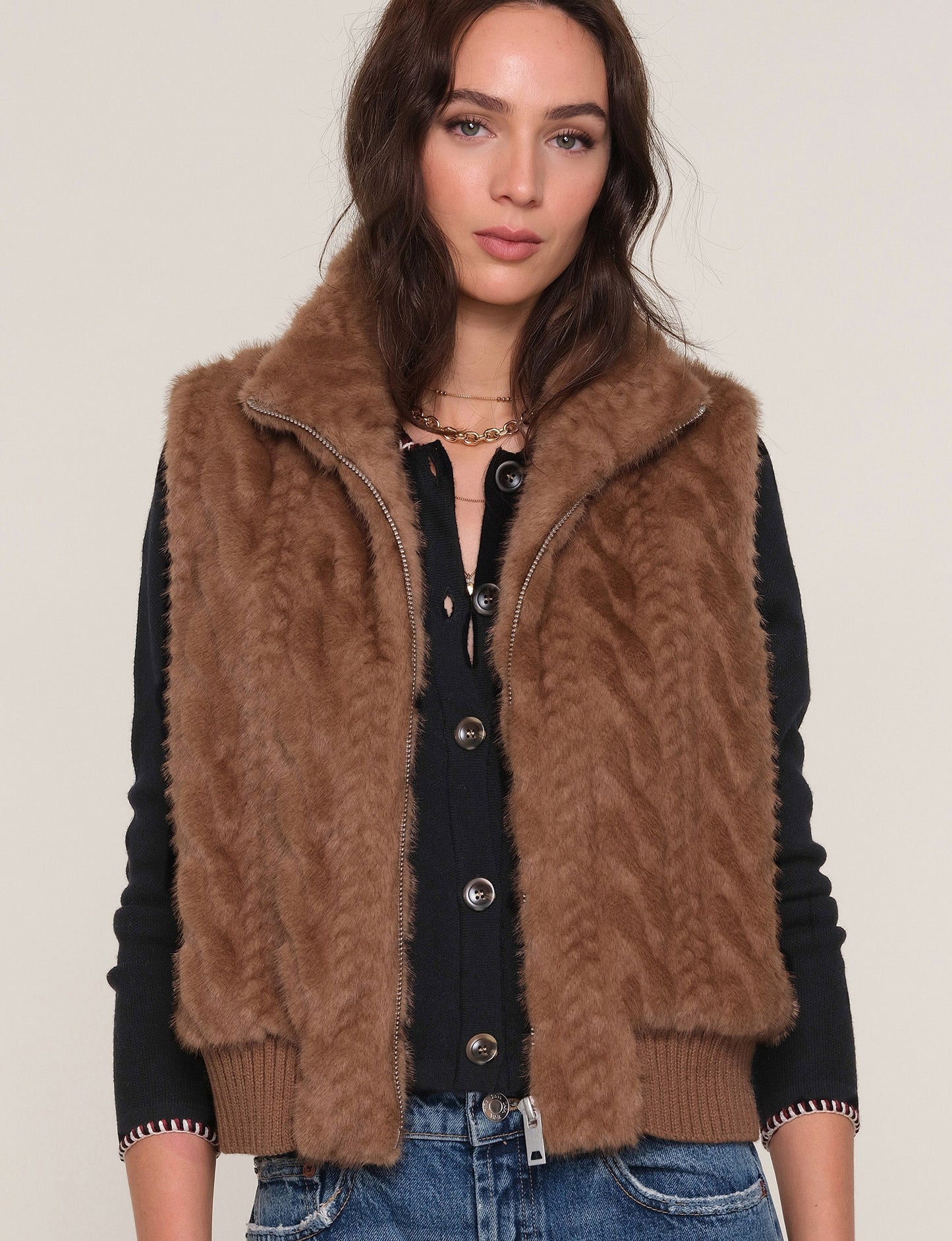 liana vest