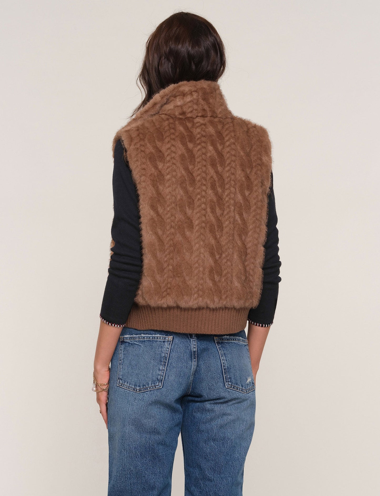 liana vest