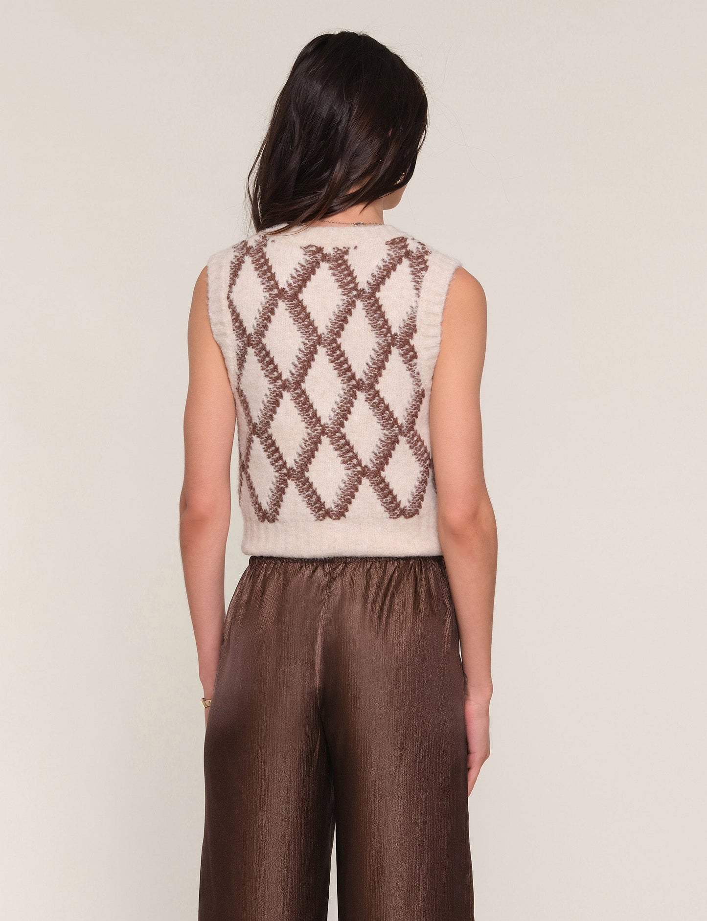 mina vest